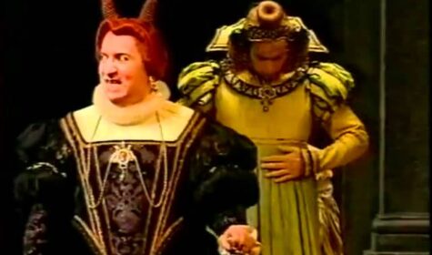 Video la gatta cenerentola la sartina orfana di madre